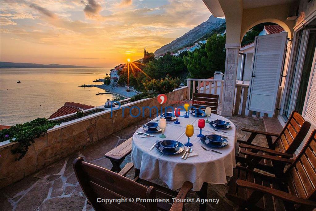 Villa Americano direkt am Strand in Pisak am Meer- Makarska Riviera Ideal fuer Familen mit Kindern