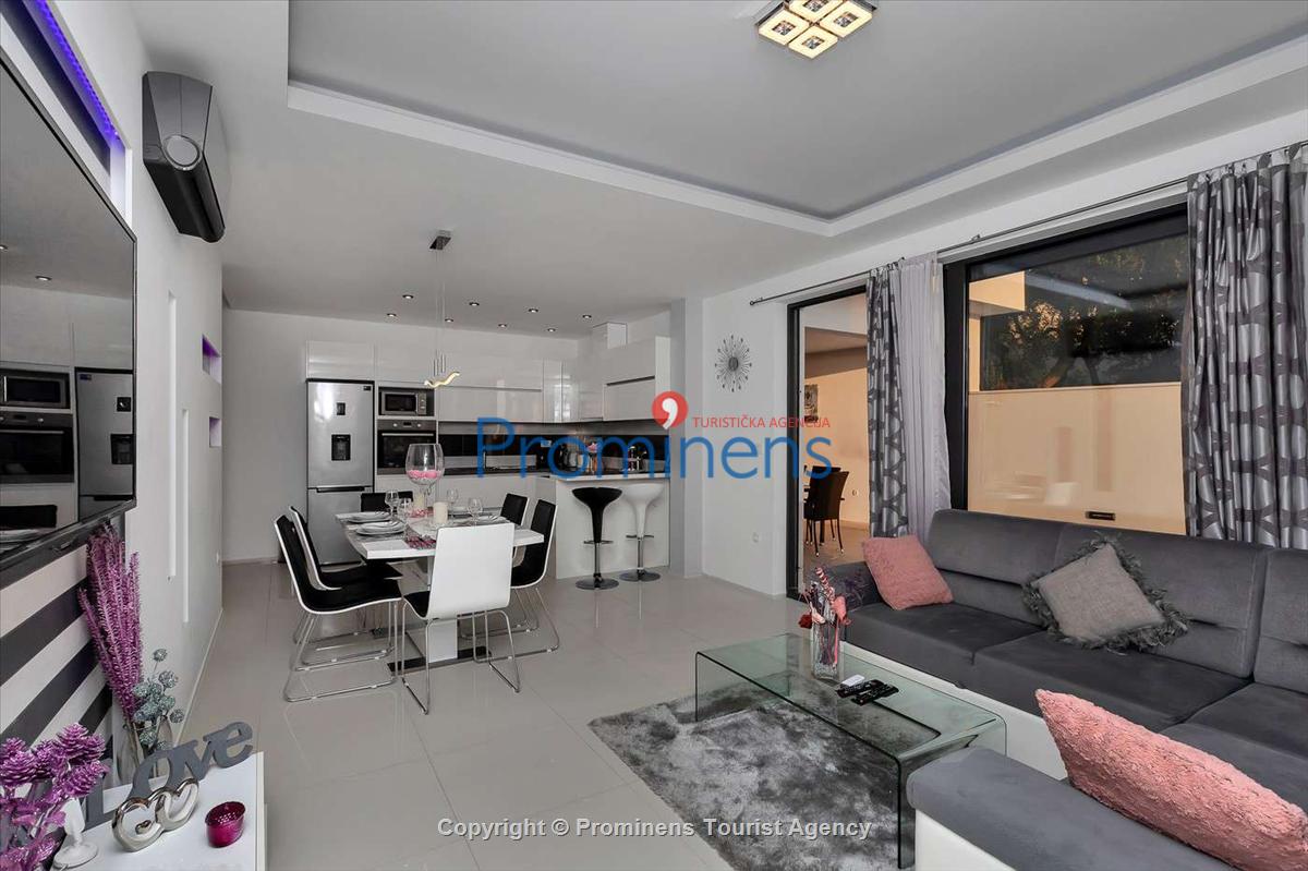 Villa Nera Makarska s bazenom