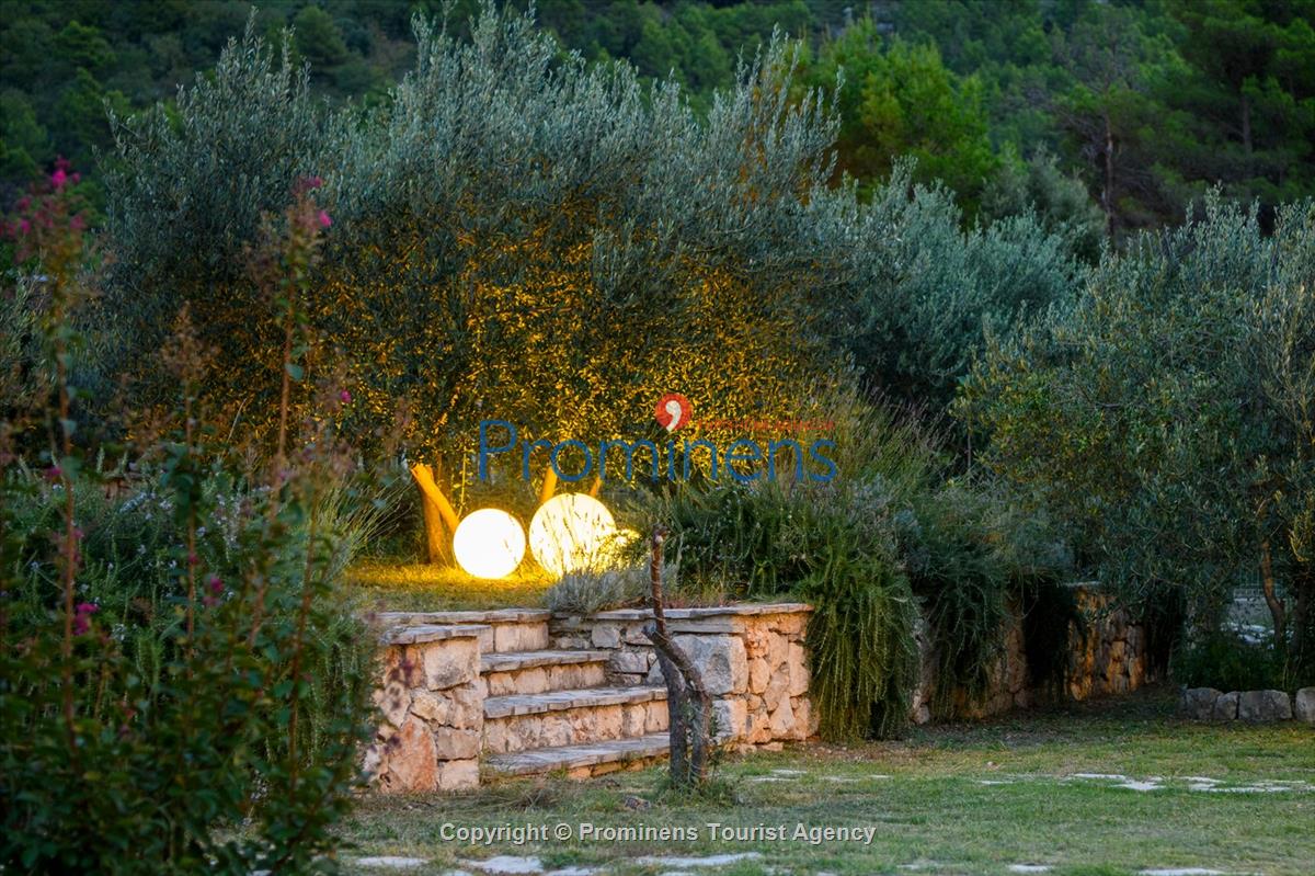 Modernes Ferienhaus Blue Stone mit beheiztem Pool in Zaostrog  Makarska Riviera,  Familienurlaub in Kroatien