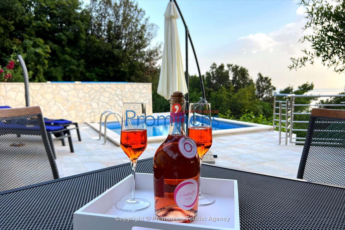 Ferienhaus Giran mit Pool und Meerblick in Bast  Makarska Riviera  Dalmatien;  Kroatien, Urlaub