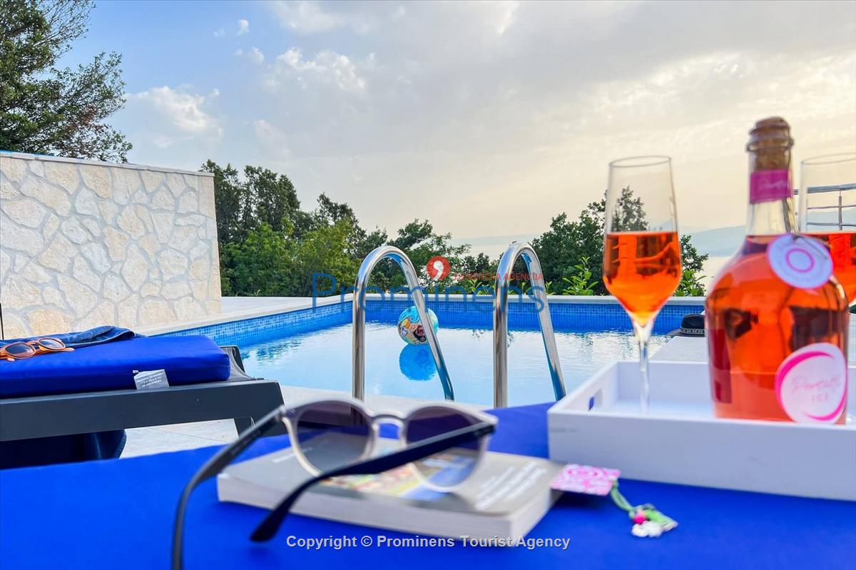 Ferienhaus Giran mit Pool und Meerblick in Bast  Makarska Riviera  Dalmatien;  Kroatien, Urlaub