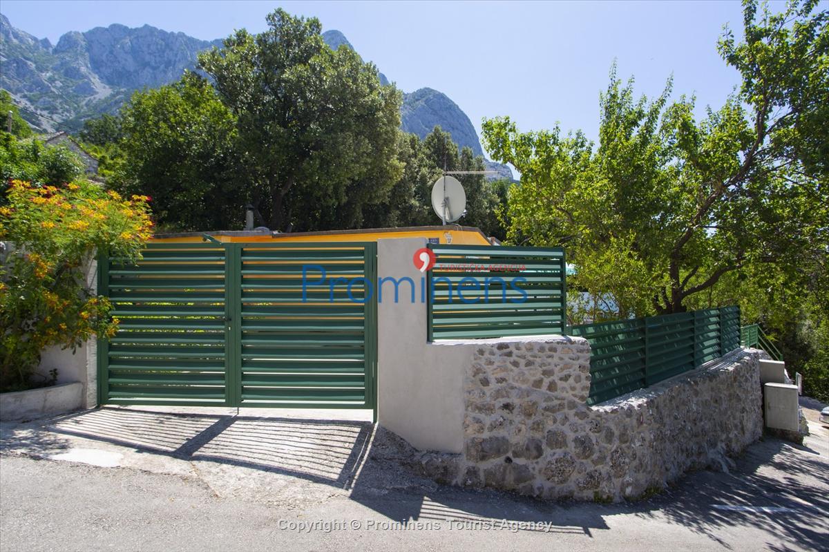 Kuća za odmor Giran s bazenom na Makarskoj rivijeri