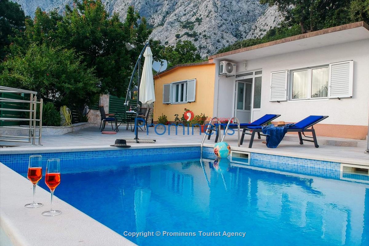 Ferienhaus Giran mit Pool und Meerblick in Bast  Makarska Riviera  Dalmatien;  Kroatien, Urlaub