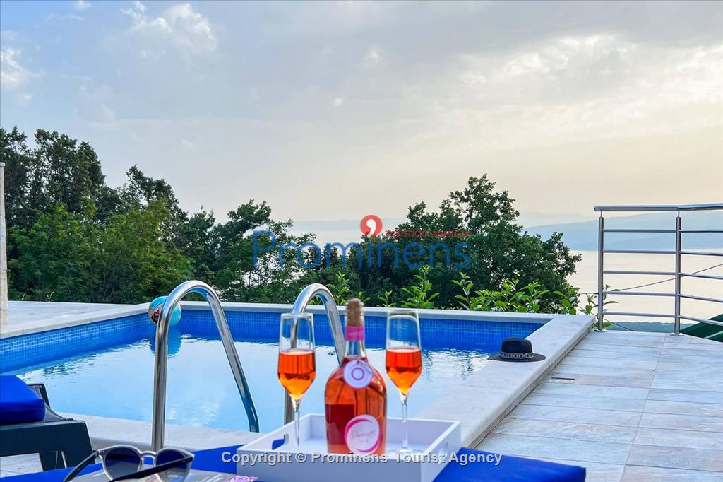 Ferienhaus Giran mit Pool und Meerblick in Bast  Makarska Riviera  Dalmatien;  Kroatien, Urlaub