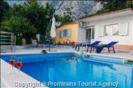 Ferienhaus Giran mit Pool und Meerblick in Bast  Makarska Riviera  Dalmatien;  Kroatien, Urlaub