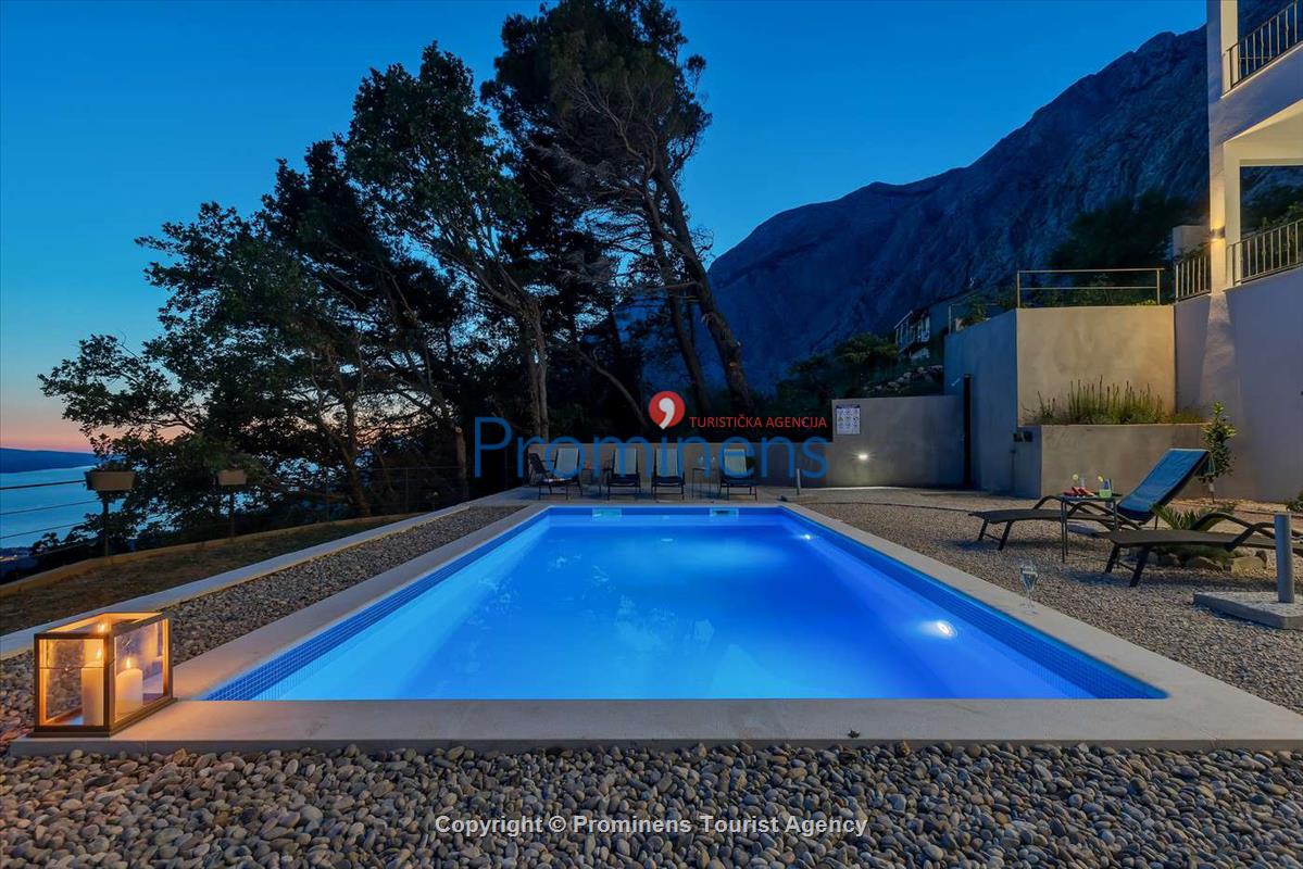 Modernes Ferienhaus Villa Alta Vista mit Pool  Meerblick bei Baska Voda  Makarska Riviera  