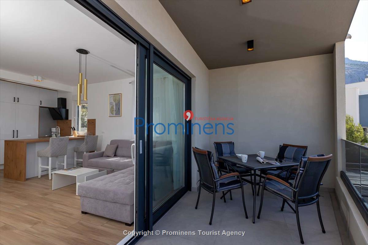 Moderne Villa VIP mit Swimmingpool in Makarska, Dalmatien , Platz für 9 Personen, ideal für Familien