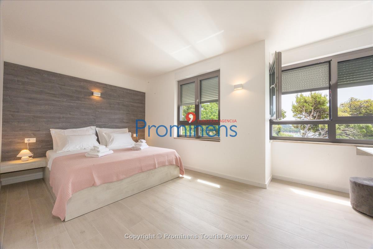 Beachfront Apartment Sunrise Residence Srzić