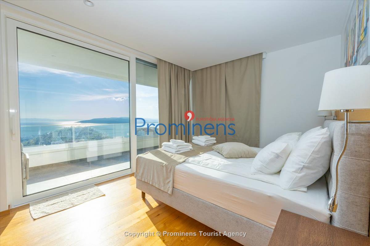 Luxus Penthouse Sara mit Meerblick, Dachterrasse mit Whirlpool, Sonnenliegen, Essbereich und Küche,  Parkplatz , E Ladestation inklusive. 