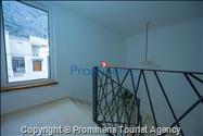 Luxus Penthouse Sara mit Meerblick, Dachterrasse mit Whirlpool, Sonnenliegen, Essbereich und Küche,  Parkplatz , E Ladestation inklusive. 