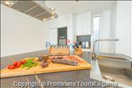 Exklusive Ferienwohnung Maja und Petra mit Pool in Makarska, 