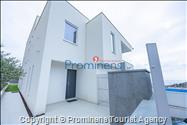 Exklusive Ferienwohnung Maja und Petra mit Pool in Makarska, 