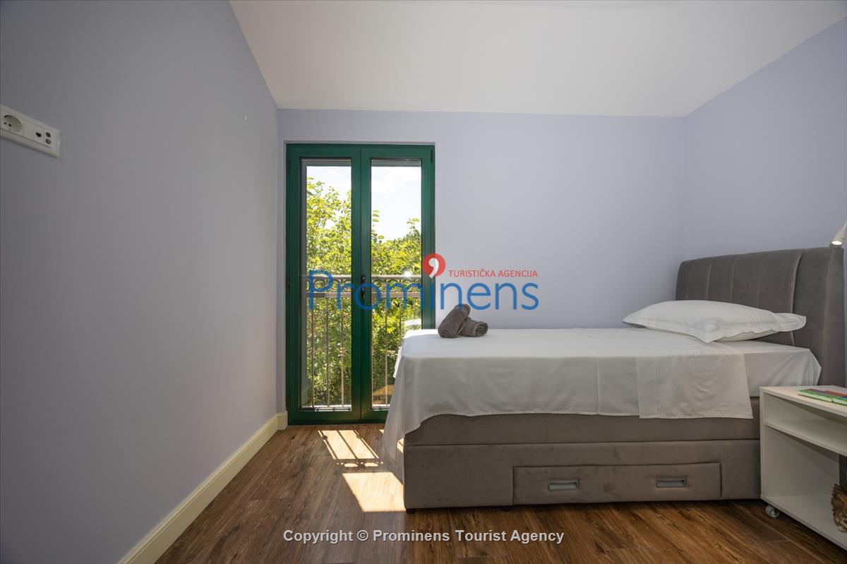 Strandhaus Podaca – 4 Schlafzimmer, 2 Familien, direkter Meereszugang, Makarska Riviera