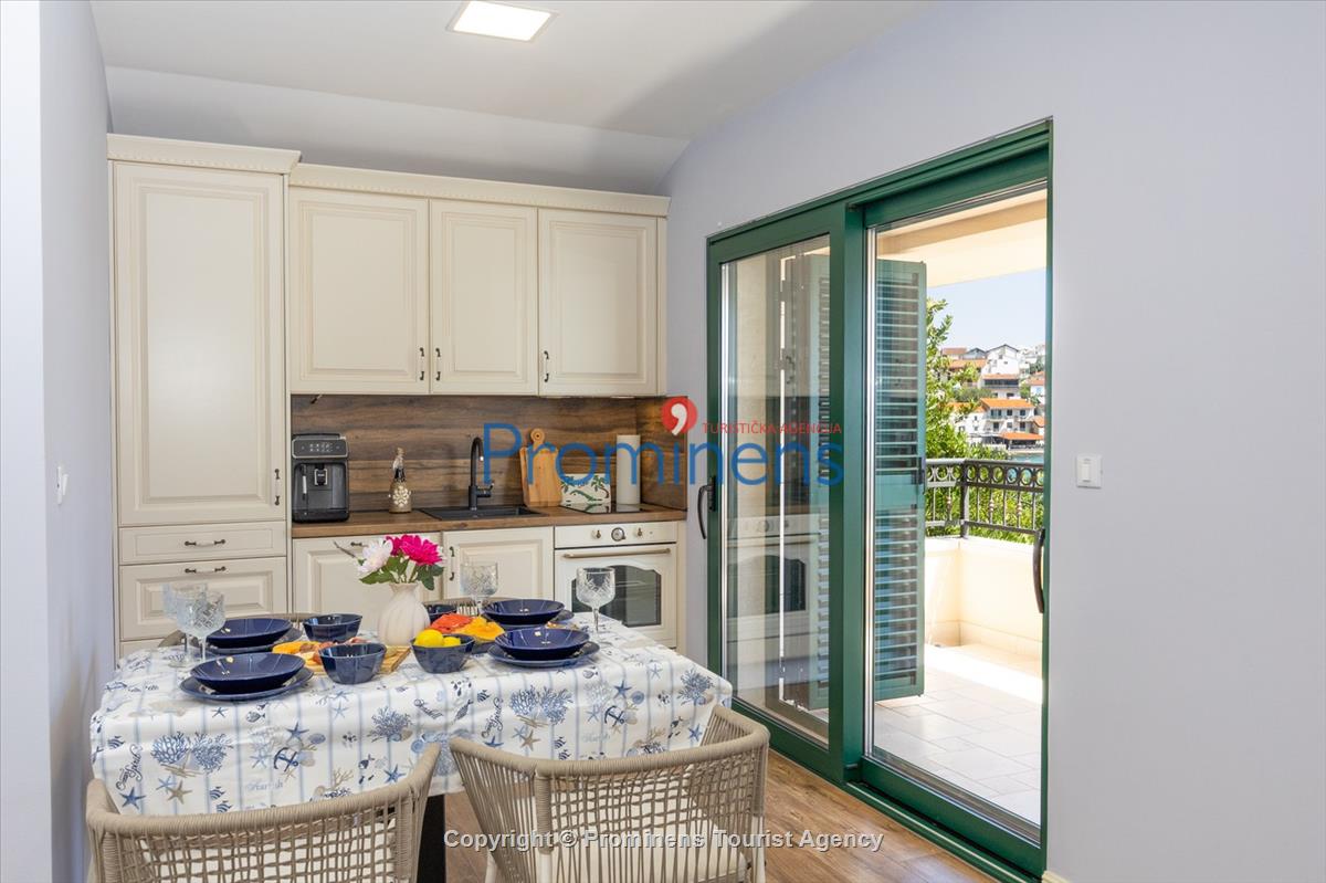 Strandhaus Podaca – 4 Schlafzimmer, 2 Familien, direkter Meereszugang, Makarska Riviera