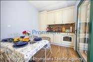 Strandhaus Podaca – 4 Schlafzimmer, 2 Familien, direkter Meereszugang, Makarska Riviera