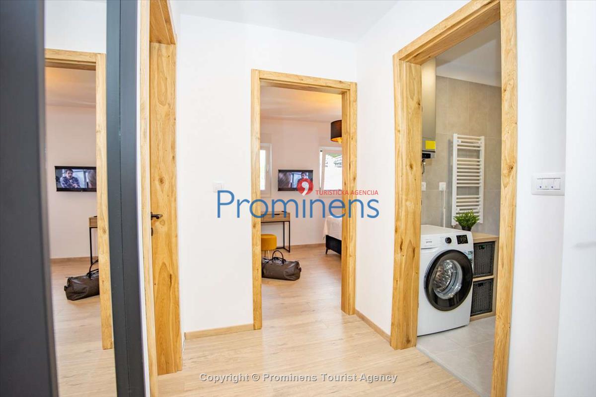 Penthouse Helena in Makarska – Exklusive Ferienwohnung mit Meerblick und Whirlpool