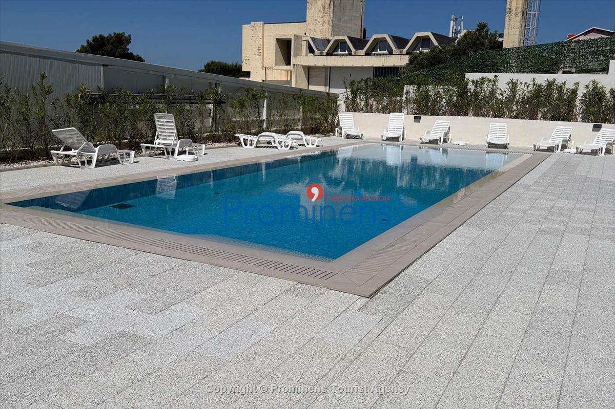 Penthouse Helena in Makarska – Exklusive Ferienwohnung mit Meerblick und Whirlpool