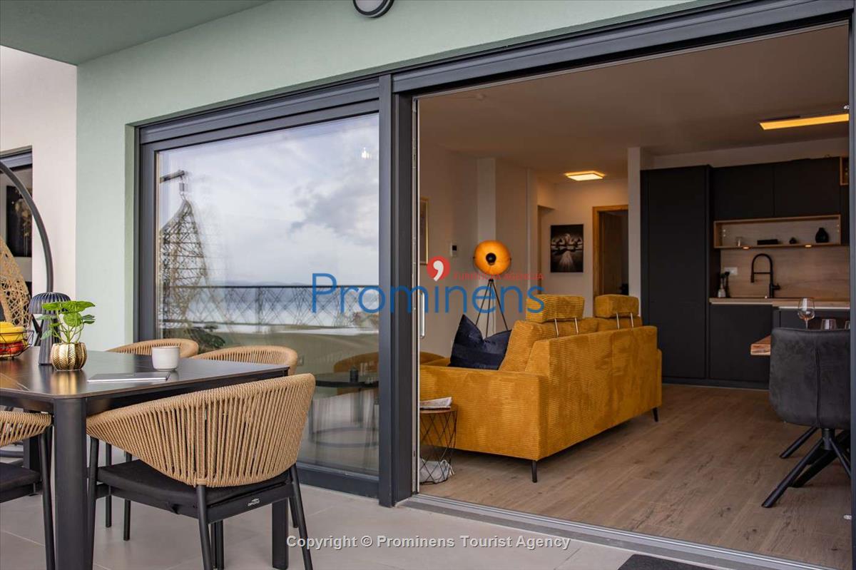 Penthouse Helena in Makarska – Exklusive Ferienwohnung mit Meerblick und Whirlpool