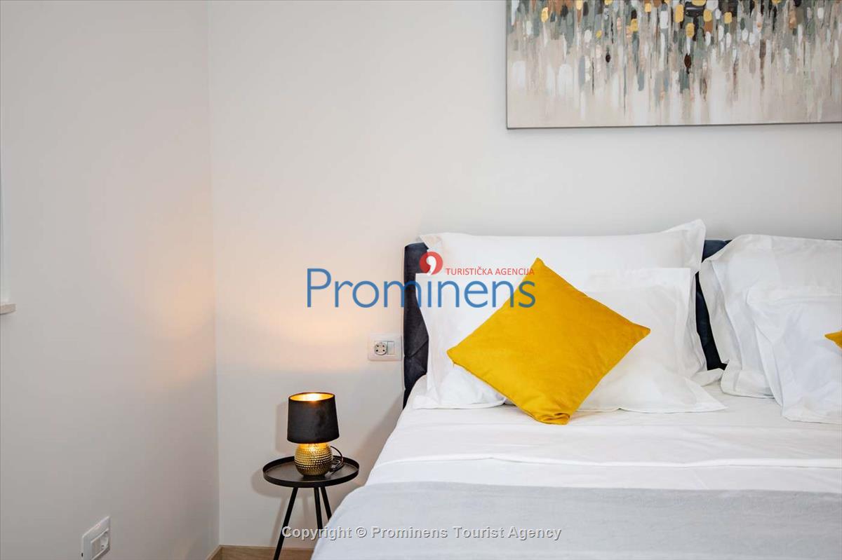 Penthouse Helena in Makarska – Exklusive Ferienwohnung mit Meerblick und Whirlpool