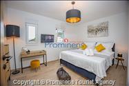 Penthouse Helena in Makarska – Exklusive Ferienwohnung mit Meerblick und Whirlpool