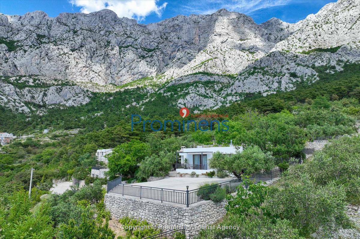 Alleinstehendes Ferienhaus Tome mit Meerblick oberhalb von Makarska
