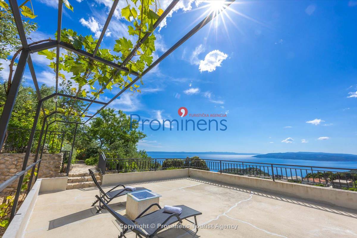 Alleinstehendes Ferienhaus Tome mit Meerblick oberhalb von Makarska