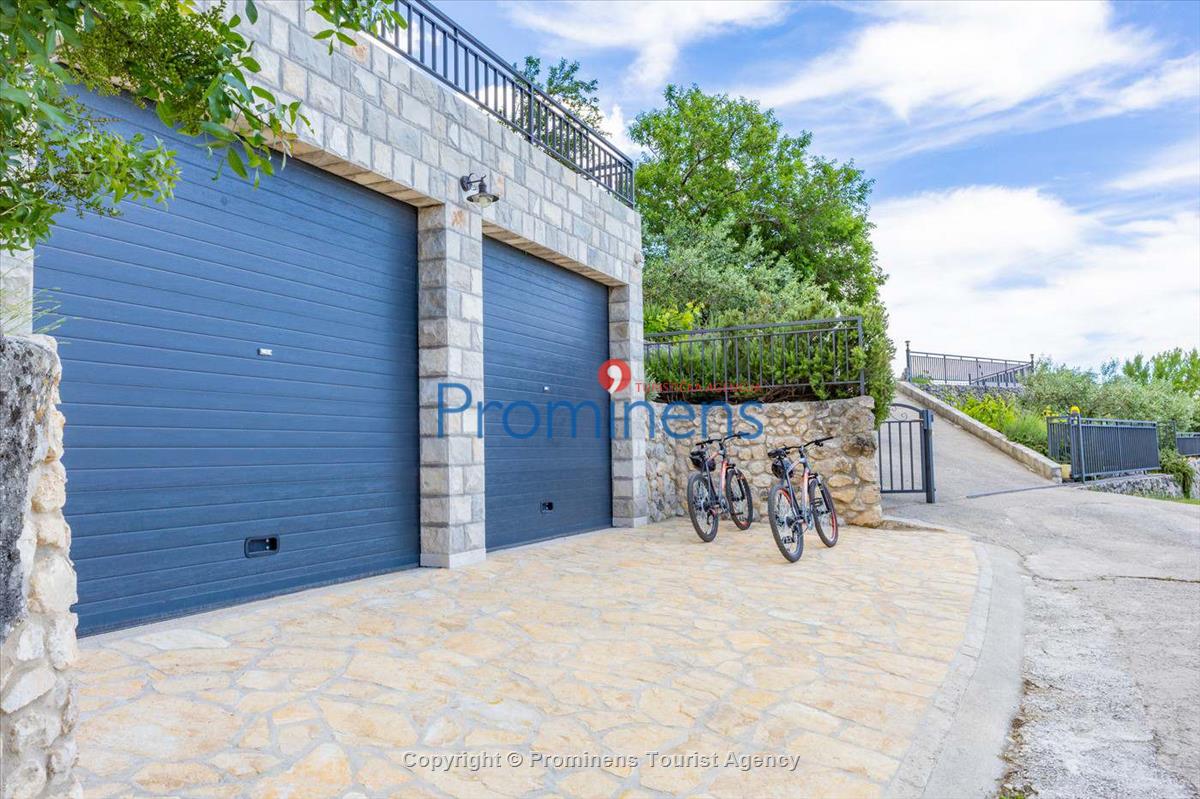 Alleinstehendes Ferienhaus Tome mit Meerblick oberhalb von Makarska