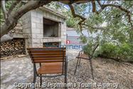 Alleinstehendes Ferienhaus Tome mit Meerblick oberhalb von Makarska