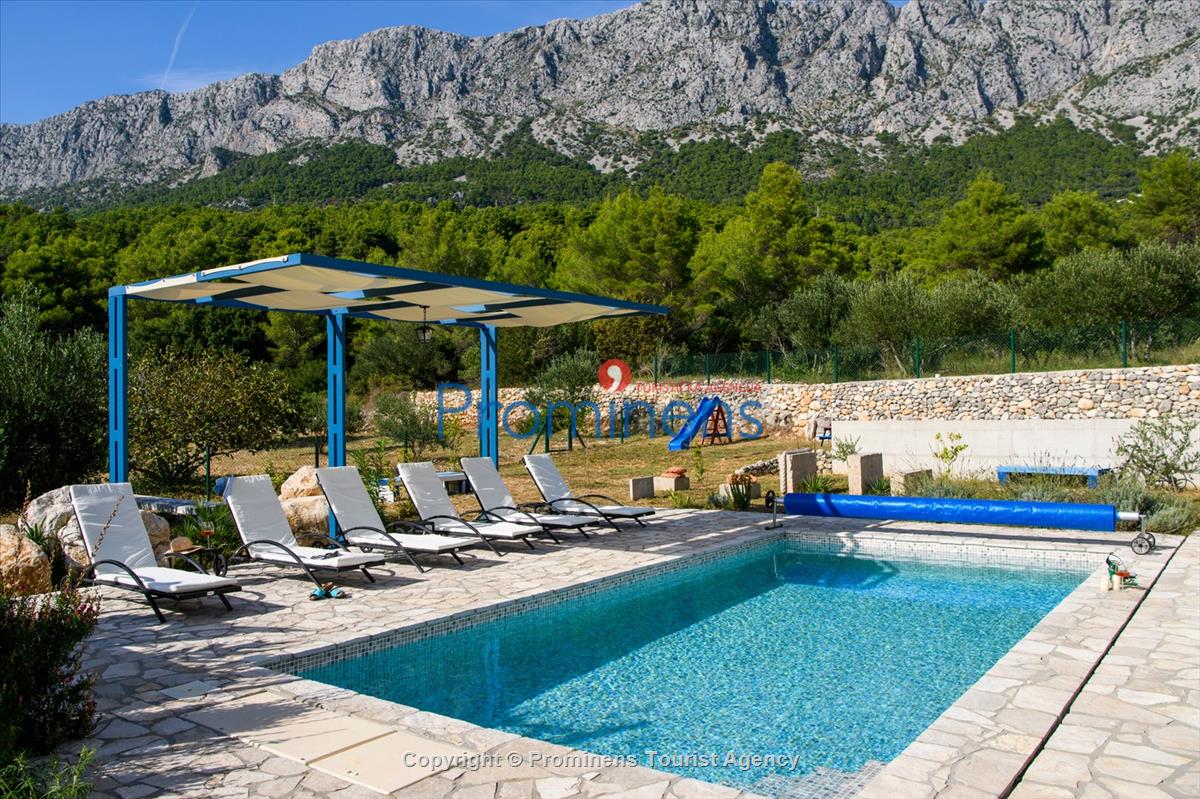  Ferienhaus mit beheiztem Pool und drei Schlafzimmern an der atemberaubenden Makarska Riviera in Kroatien