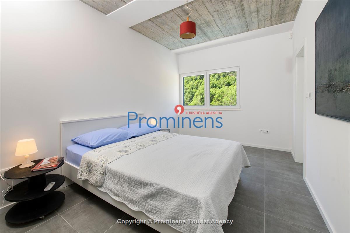  Ferienhaus mit beheiztem Pool und drei Schlafzimmern an der atemberaubenden Makarska Riviera in Kroatien