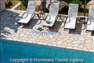  Ferienhaus mit beheiztem Pool und drei Schlafzimmern an der atemberaubenden Makarska Riviera in Kroatien
