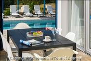  Ferienhaus mit beheiztem Pool und drei Schlafzimmern an der atemberaubenden Makarska Riviera in Kroatien