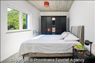  Ferienhaus mit beheiztem Pool und drei Schlafzimmern an der atemberaubenden Makarska Riviera in Kroatien