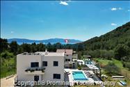 Ferienhaus mit beheiztem Pool und drei Schlafzimmern an der atemberaubenden Makarska Riviera in Kroatien